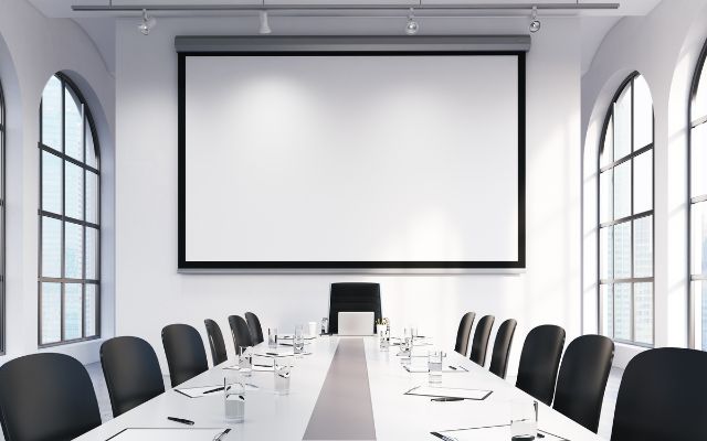 Montere møteroms- og konferansebord